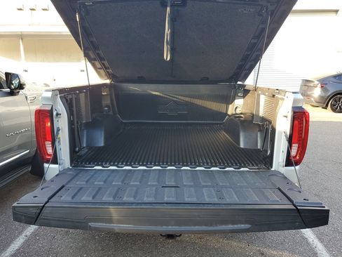 Used 2021 GMC Sierra 1500 SLT w/ SLT Premium Package RWD image 9