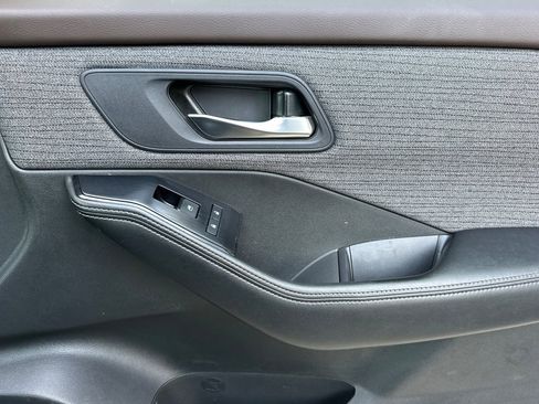 Used 2023 Nissan Rogue SV image 20