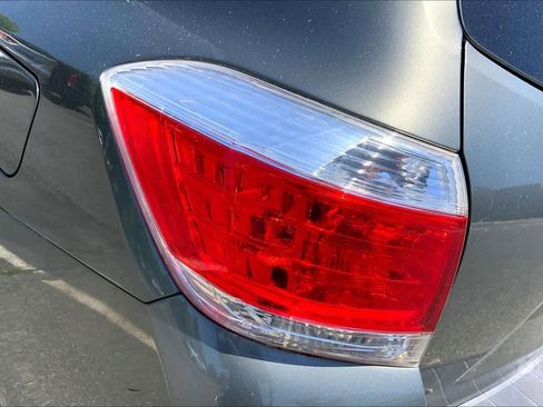 Used 2011 Toyota Highlander 4WD w/ Tech Pkg image 28