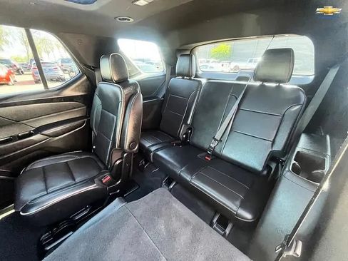 Used 2022 Chevrolet Traverse Premier w/ Redline Edition FWD image 8