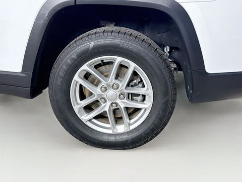 Used 2023 Jeep Grand Cherokee L Laredo AWD/4WD image 37