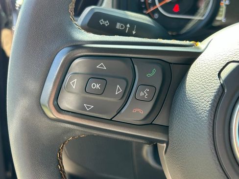Used 2024 Jeep Gladiator Sport AWD/4WD image 21