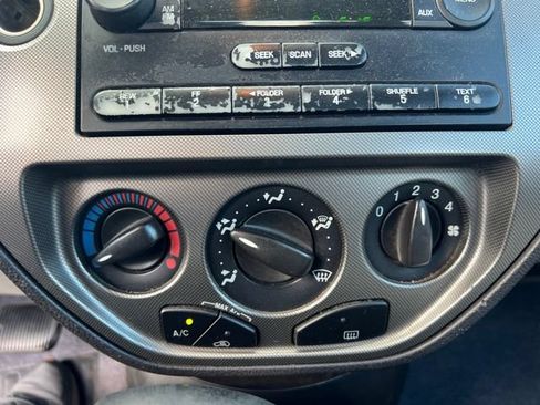 Used 2006 Ford Focus ZX4 Sedan FWD image 22