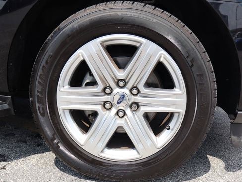 Used 2019 Ford Expedition XLT w/ Equipment Group 202A RWD image 28