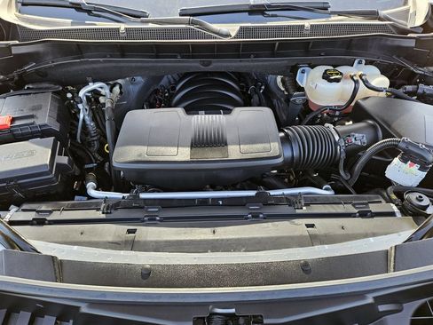 Used 2025 Chevrolet Tahoe LS AWD/4WD image 31
