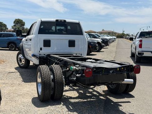 New 2026 RAM 5500 4x4 Crew Cab image 11