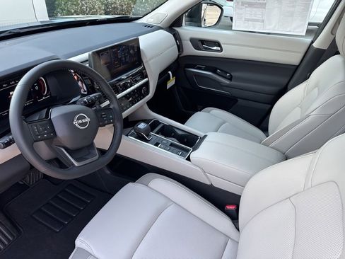 New 2026 Nissan Pathfinder SL w/ SL Premium Package FWD image 10