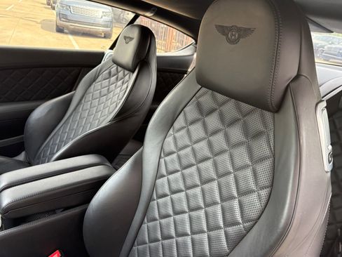 Used 2017 Bentley Continental GT image 31
