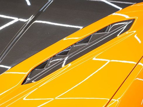 Used 2023 Lamborghini Urus Performante AWD/4WD image 19