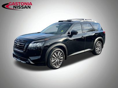 Used 2023 Nissan Pathfinder SL w/ SL Premium Package