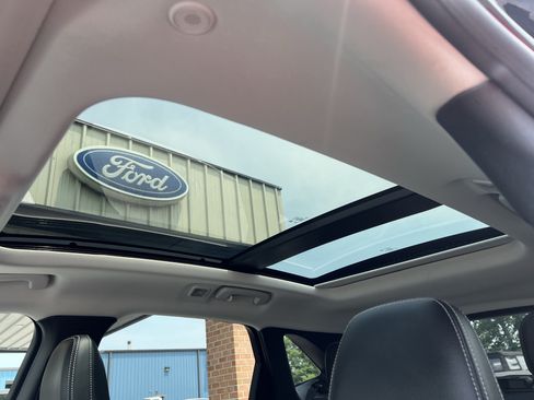 Used 2023 Ford Escape Platinum w/ Premium Technology Package AWD/4WD image 12