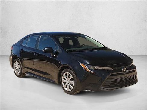 Used 2023 Toyota Corolla LE FWD image 3