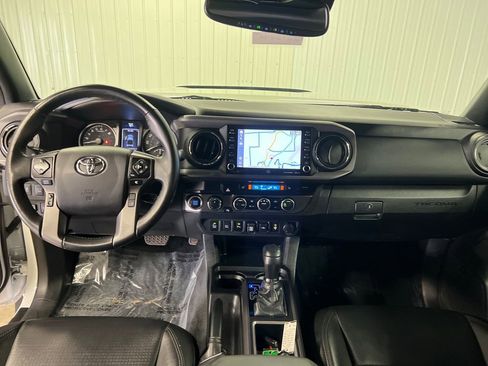 Used 2023 Toyota Tacoma TRD Off-Road w/ TRD Premium Off Road Package AWD/4WD image 16