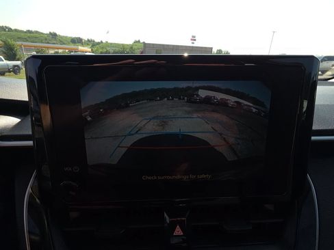 Used 2024 Toyota Corolla LE FWD image 22