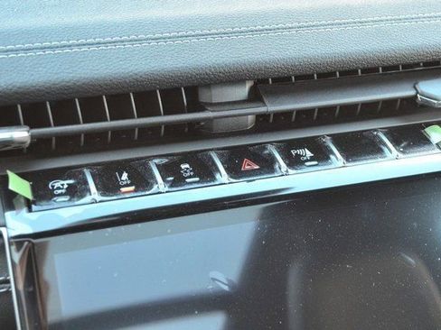 New 2025 Jeep Grand Cherokee Limited w/ Luxury Tech Group II image 28