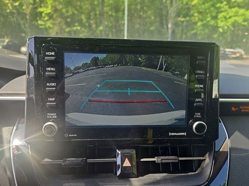 Used 2022 Toyota Corolla LE image 4