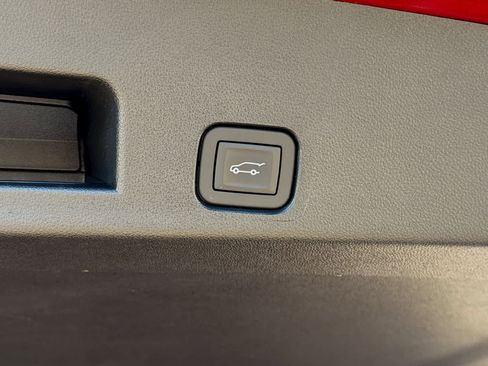 Used 2025 Buick Enclave Avenir w/ Super Cruise Package image 8