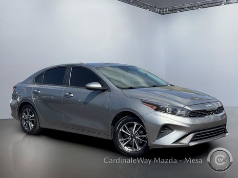 Used 2023 Kia Forte LXS FWD image 2