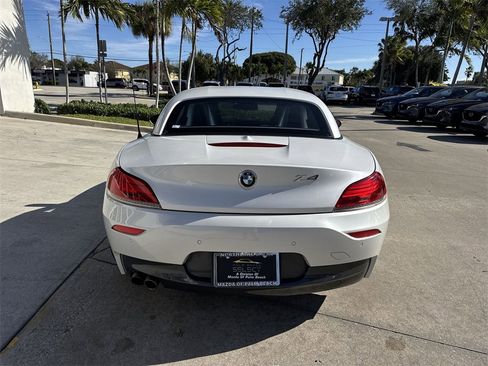 Used 2016 BMW Z4 sDrive28i image 3