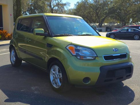 Used 2011 Kia Soul + w/ Audio Pkg image 3