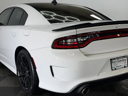 Used 2022 Dodge Charger Scat Pack w/ Daytona Edition Group RWD image 9