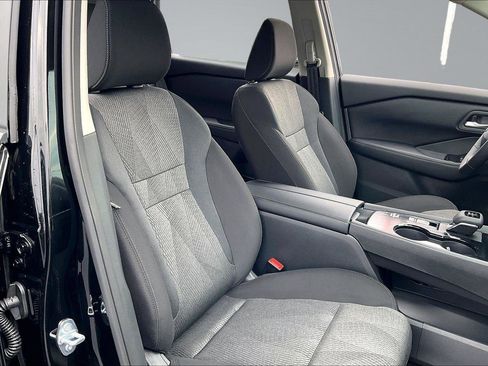 New 2026 Nissan Rogue SV FWD image 9