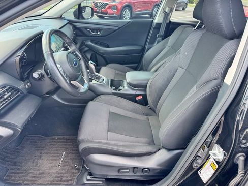 Used 2023 Subaru Outback Premium AWD/4WD image 19
