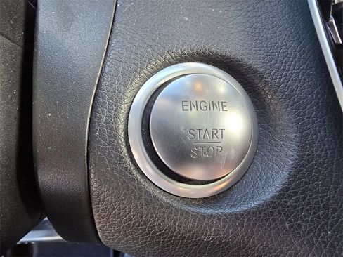 Used 2016 Mercedes-Benz GLC 300 4MATIC image 26