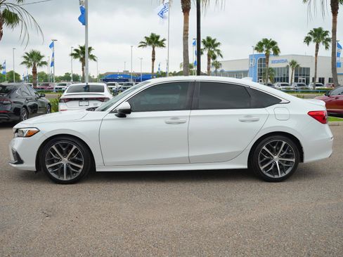 Used 2023 Honda Civic Touring image 9