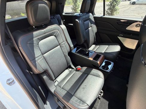 New 2026 Lincoln Aviator Black Label AWD/4WD image 15