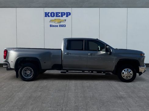 Used 2025 Chevrolet Silverado 3500 LT w/ Safety Package AWD/4WD image 6
