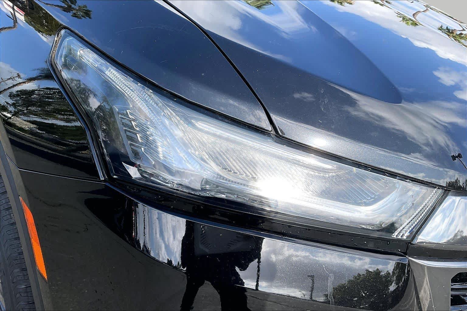 Used 2023 Chevrolet Traverse RS AWD/4WD image 27