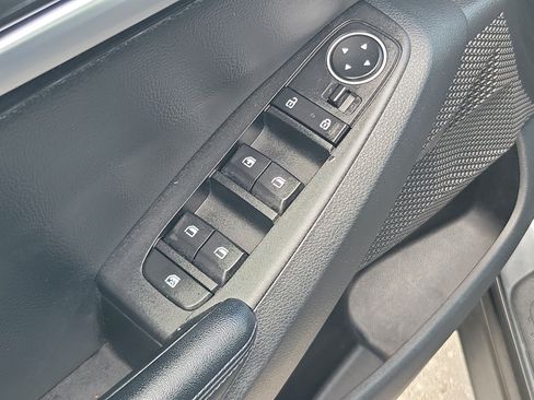 Used 2021 Kia Seltos S FWD image 23