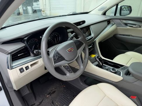 Used 2021 Cadillac XT5 Premium Luxury FWD image 12