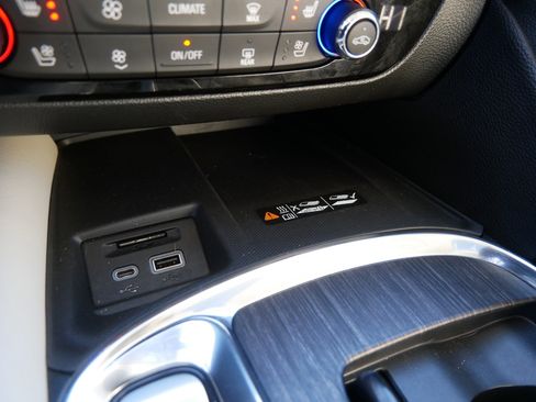 Used 2023 Buick Enclave Avenir w/ Avenir Technology Package image 33