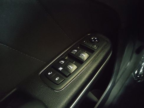 Used 2020 Dodge Charger SXT RWD image 27