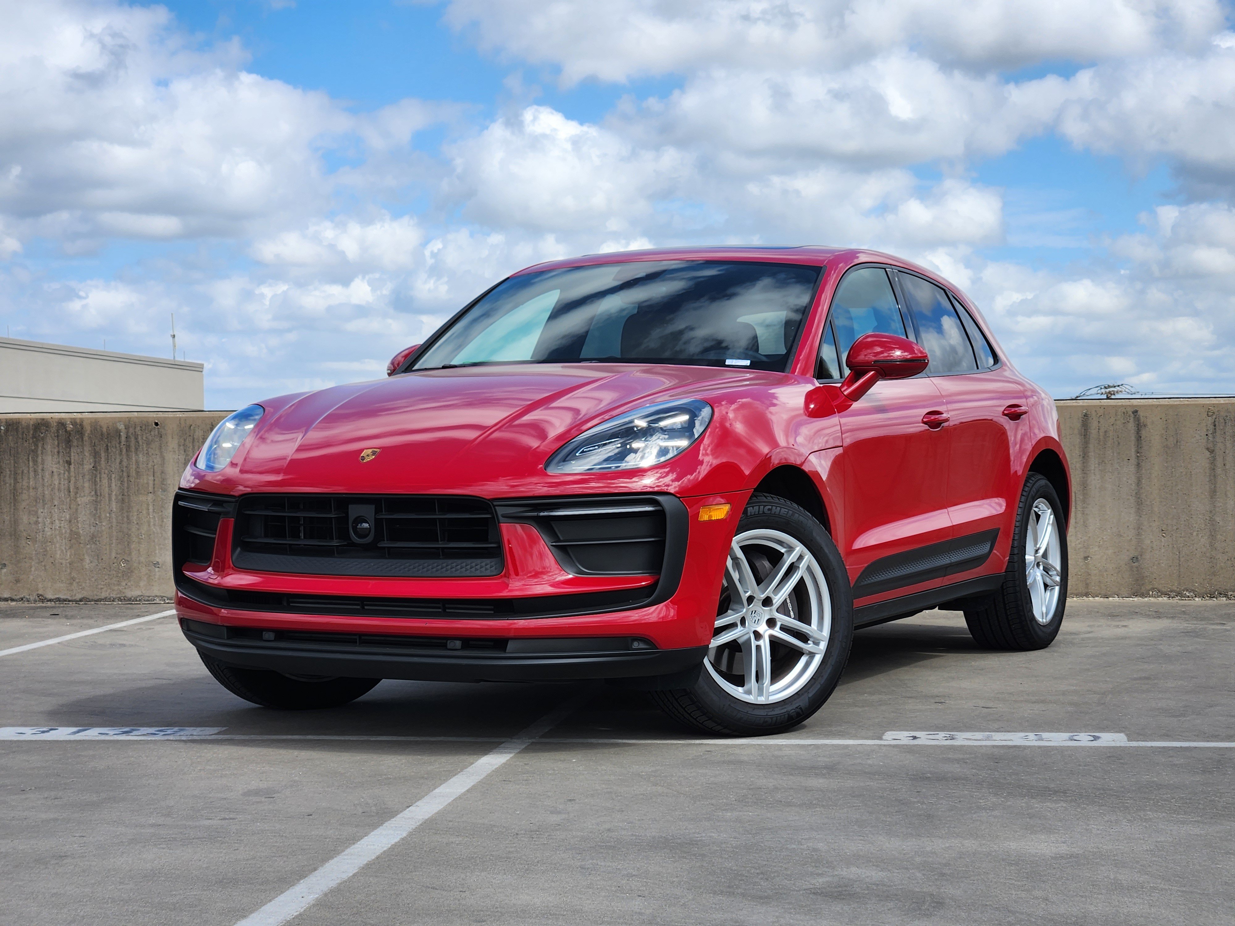 Certified 2026 Porsche Macan AWD/4WD image 1