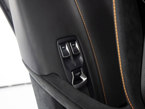Used 2024 McLaren 750S Spider RWD image 14