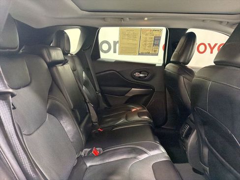 Used 2022 Jeep Cherokee Limited image 15