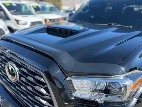Used 2021 Toyota Tacoma TRD Sport w/ Technology Package AWD/4WD image 2