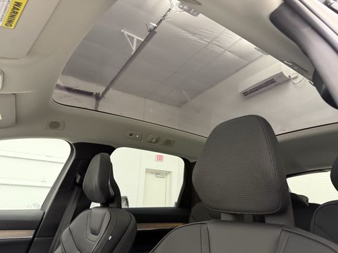 Certified 2025 Volvo EX90 Ultra AWD/4WD image 15