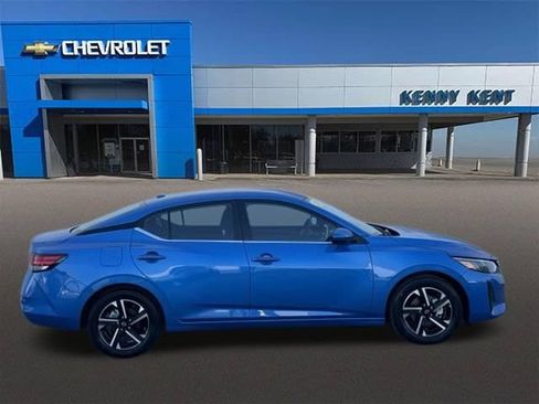 Used 2025 Nissan Sentra SV FWD image 3