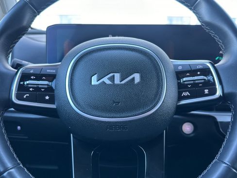 Used 2024 Kia Sorento S image 26