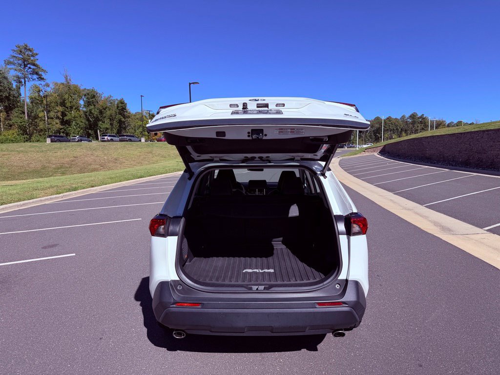 Used 2021 Toyota RAV4 XLE Premium FWD image 12