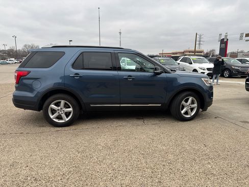 Used 2018 Ford Explorer XLT w/ Equipment Group 202A image 5