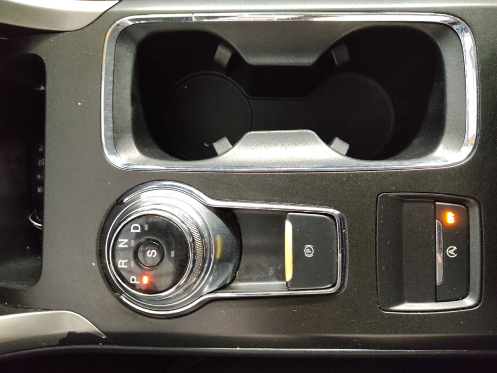 Used 2018 Ford Fusion SE FWD image 26