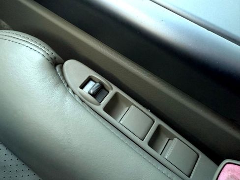 Used 2004 INFINITI G35 2dr Cpe Auto w/ Premium Pkg image 24