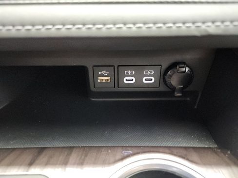 Used 2023 Toyota Highlander Platinum image 24