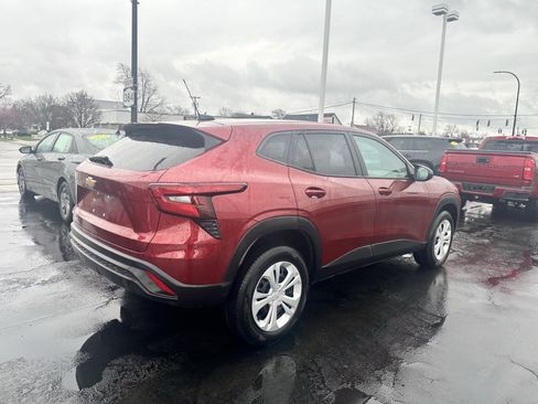 Certified 2024 Chevrolet Trax LS image 8