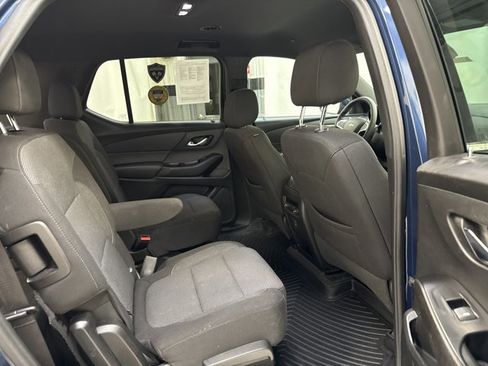Used 2023 Chevrolet Traverse LT image 30